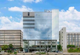 奔驰官方经销商韩星汽车为应对直销制转换,将引进24小时咨询中心运营