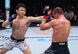 "Супербой" Чхве Ду Хо бросает вызов UFC 3 раза подряд за 10 лет... "Корейский киллер" устроил перестрелку с Сантосом