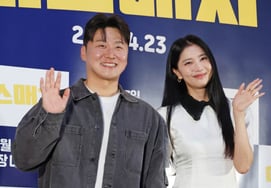 О Дэ Хван - О Юн А "Доброе приветствие" [★Фото]