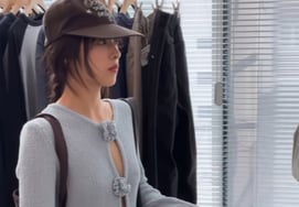 『ドゥルシング』キム・ボラ、下着なしの衝撃的ファッション..自由奔放なポーズまで