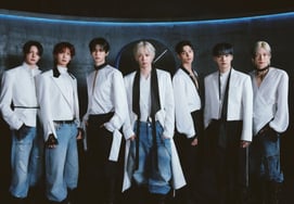 《朝鲜嘻哈朝鲜》感性相通。Amper Sand One,《Definition》登上唱片排行榜榜首