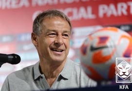 The Japanese media, which even recalled the "Son Heung-min and Lee Kang-in's infighting," said, "The beginning of the Korean soccer crash is Clinsman."