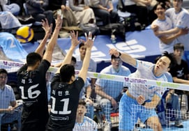 [Chụp ảnh] 'Xuyên tai một cách thoải mái'' Lim Dong Hyuk