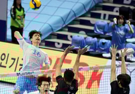 [Фото] Чон Ын Ён: «Я не в восторге от разницы во времени»