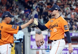 Посмотрите в заднем кармане TWICE.' Любовь из Ханва, ML, тоже горячая тема! Сказал, куда делось обручальное кольцо в Корее.