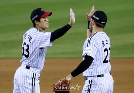 "廉葛亮胜负手相通"' 奥斯汀+文宝京6打点，千成浩4分，LG队有望取得5连胜' [蚕室现场评论]