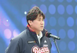 Кризис завершения «Битвы за выход на 2-ю и 3-ю базу» также преодолел «Конец! Ли Ён Чан и Сынри в форме Doosan через 2149 дней "(Юн) Чун Хо хорошо заблокировал, спасибо"