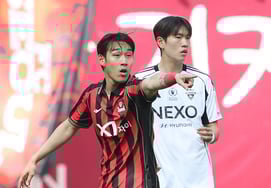 [Фото] Сон Мингю показывает вам местоположение