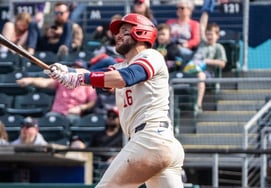 "Не удалось продлить контракт KIA → Бомбардировка Майнера" Wizdom! Опять хоум-ран, 9 хоум-ранов в 13 играх?