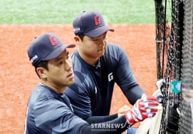 [相片儿] "粉丝签名优先" 全俊宇和韩东熙