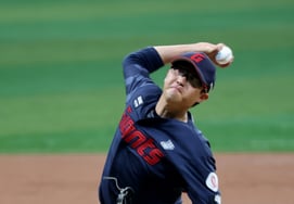 [フォト] 『眼鏡エース』の勝利が切実だキウム戦で先発登板したパク・セウン