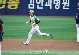 [Фото] Ли Джу Хён, 'лидер первого тайма Хоумран' против Очки Эйс
