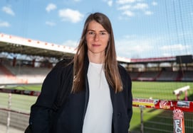 「チョン・ウヨンさえ驚いた先輩」史上初の「35歳女性監督」誕生··· ヨーロッパ5大リーグの100年の歴史が破られた