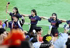 [フォト] 高尺ドームで一つになったロッテファンと応援団