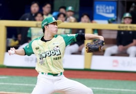 "Excluding 35 Hanwha players → To raise." Bae Dong-hyun has already won three games, the most in the league! "I wanted to protect my favorite brother, Ahn Woojin.""