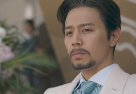 «Великая королева 21-го века» Бён У Сок 父, Сон Джун Хо."Специальный персонаж в роли короля Хиджона"