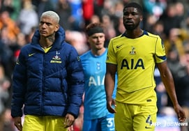 "Even if I change the coach three times, it's falling." Tottenham is really in the second part... "The fear of relegation" with 0-1 loss at Sunderland and 14 consecutive winless games