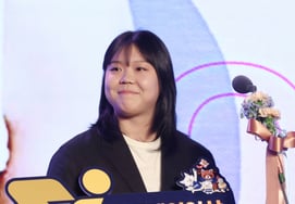 [Photo] Rookie of the Year, Lee Jiyoon. I'll win next year'