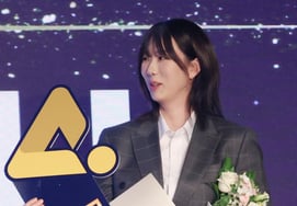 [Chụp ảnh] Cười rồi! Kang So Hwi!