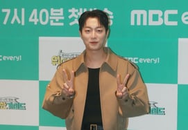 『登場曲が結んだ縁』ユン・ドゥジュン、‘本物ファン’LGのチョン・ソンホを応援するためジャムシルのマウンドに上がる！