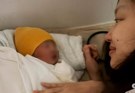 «Неожиданное объявление о свадьбе и беременности» Чхве Ю Хва, благополучно родила...Счастливая улыбка "Красиво родилось"