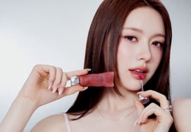 Fifty Fifty Moon Chanel被选为化妆品品牌全球大使 [公式]