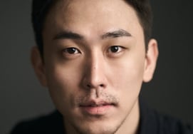 《鱿鱼游戏2》→《肉眼》演员崔熙道与Lead娱乐签订专属合约 [公式]