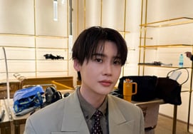 イ・ジョンソク、無表情の近況を捕らえる..♥アイユのドラマヒットに『全国民の目配り』