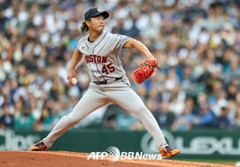 [官方] 啊！结果出问题了"突然胳膊受伤的不利因素"→最终脱离战斗队伍"身价到底是多少...' 偏偏首发阵容不断出现伤员