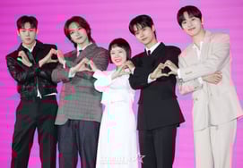 『ロマンスの絶対値、愛してください』' [★写真]