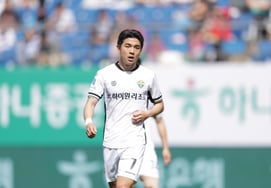 [человек.] "Финал-гол перед Тэджоном" Канвон Ким Дэ Вон выбрал MVP 17-го раунда К-Лиги