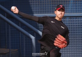 [フォト] ウ・カンフン「必勝組のブルペン逆転」