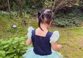 "Lee Byung-hun ♥." Lee Min-jung can't stand showing off her daughter..Mom's fish-shaped bun [Star Issue]