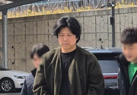 Kim Bada đã thoát khỏi vụ bắt giữ.Sau 1 tháng bị bắt, họ đã chia tay công ty quản lý và kịch bản [sự tổng hợp]