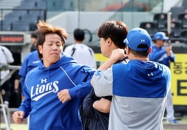 [Chụp ảnh] 'Ryu Hyun Jin hợp tác tấn công'