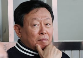 [Photo] Is Lotte Chairman Shin Dong-bin a winning fairy?