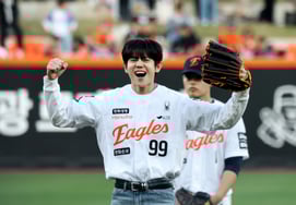 [At one go] "Even to me, it was an amazing first pitch."' Yang Yo-seop who threw the first pitch against Hanwha and Samsung