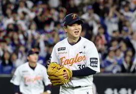 [Photo] "You're happy to help the defense." Kim Jongsoo