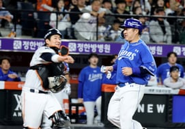 [Фото] Чхве Джэ Хун поймает нападающего «2600 хитов и держись за брата»