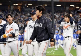 [Chụp ảnh] Đội Samsung đã thua ngược dòng với tỷ số 5-6.