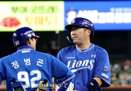 "Choi Hyung Woo đang rất mệt mỏi..." Mặc dù Goo Ja Wook đã rời đi nhưng phòng thủ chỉ có một lần một tuần, sự tồn tại đáng sợ của 'người kỳ cựu 43 tuổi' trả lời bằng cách đánh bóng. [hiện trường Daejeon]