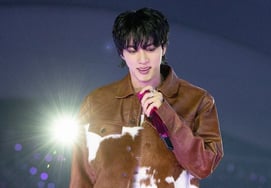 BTSジン、セイレーンになった『美の男性神』..高陽で彩られた幻想的なボーカル→パフォーマンス