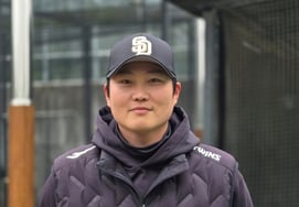 Sau khi nhận được sự kỳ vọng từ Subero của Lotte 1R → Hanwha về hưu, Woo Wan đã trở thành huấn luyện viên quyết tâm chuyển trường và tìm kiếm những cầu thủ có triển vọng. Học cho các đệ tử" [cuộc phỏng vấn]