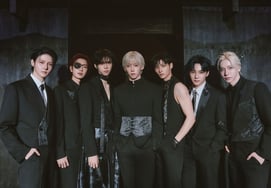 Amper Sand One，《Definition》初期销量突破15万张。创下自身最高纪录