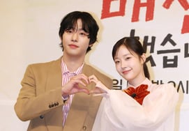 安孝燮-蔡元彬"可爱的手Heart" [★照片]