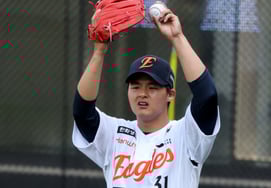 [相片儿] "原来迫切需要火笔啊！' 转会第2天的李薰勋