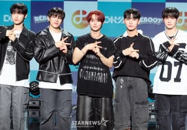 [公式] DKZ出道7年后解散选择BL的在灿续约 [正式DKZ出道7年后解散选择BL的宰灿是续约专家]