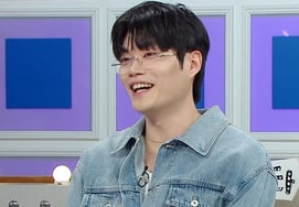 Tôi cũng đã gặp Wing và Park Bo Gum trong bộ phim 'The Man of G-Dragon'.Hoạt động quảng bá cho 'Beatbox' trong thời gian thực hiện nghĩa vụ quân sự [ra-ra-tông]