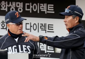 'После катастрофы 414 Hanwha, ⅓ 7 пробежек в иннинге → 'В конце концов' Появление Хван Джун Со... «Я был колючим и скрученным»' [Место проведения Тэджона]