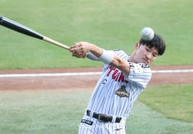 [Chụp ảnh] Park Hae Min 'Đi đi'